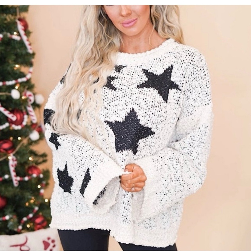 NWOT POL oversized star sweater size M cream and black